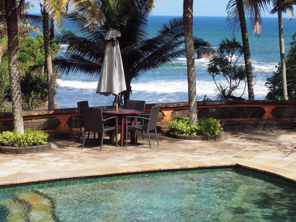 Gajah Mina Beach Resort Selemadeg  Exterior photo